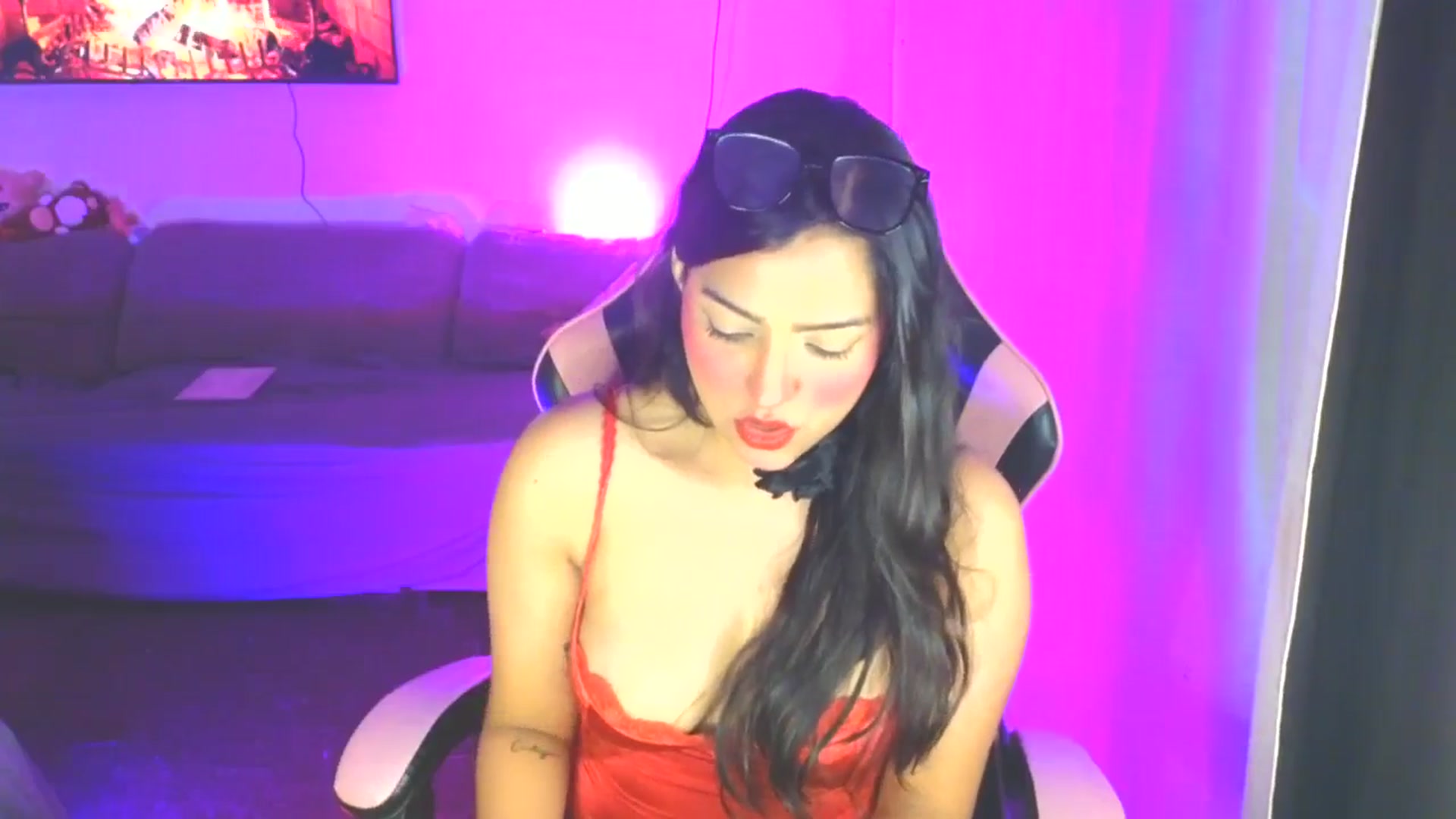 Gallery image thumbnail from LatinaMilf_'s myfreecams stream on, 07/18/2025, 07:37 image 13 of 20