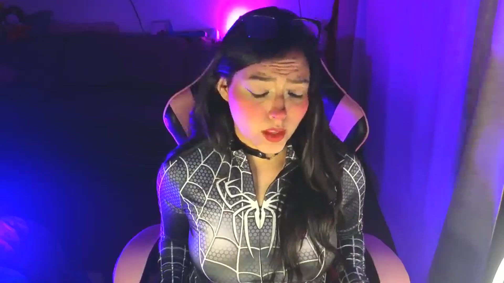 Gallery image thumbnail from LatinaMilf_'s myfreecams stream on, 09/10/2025, 07:53 image 18 of 20
