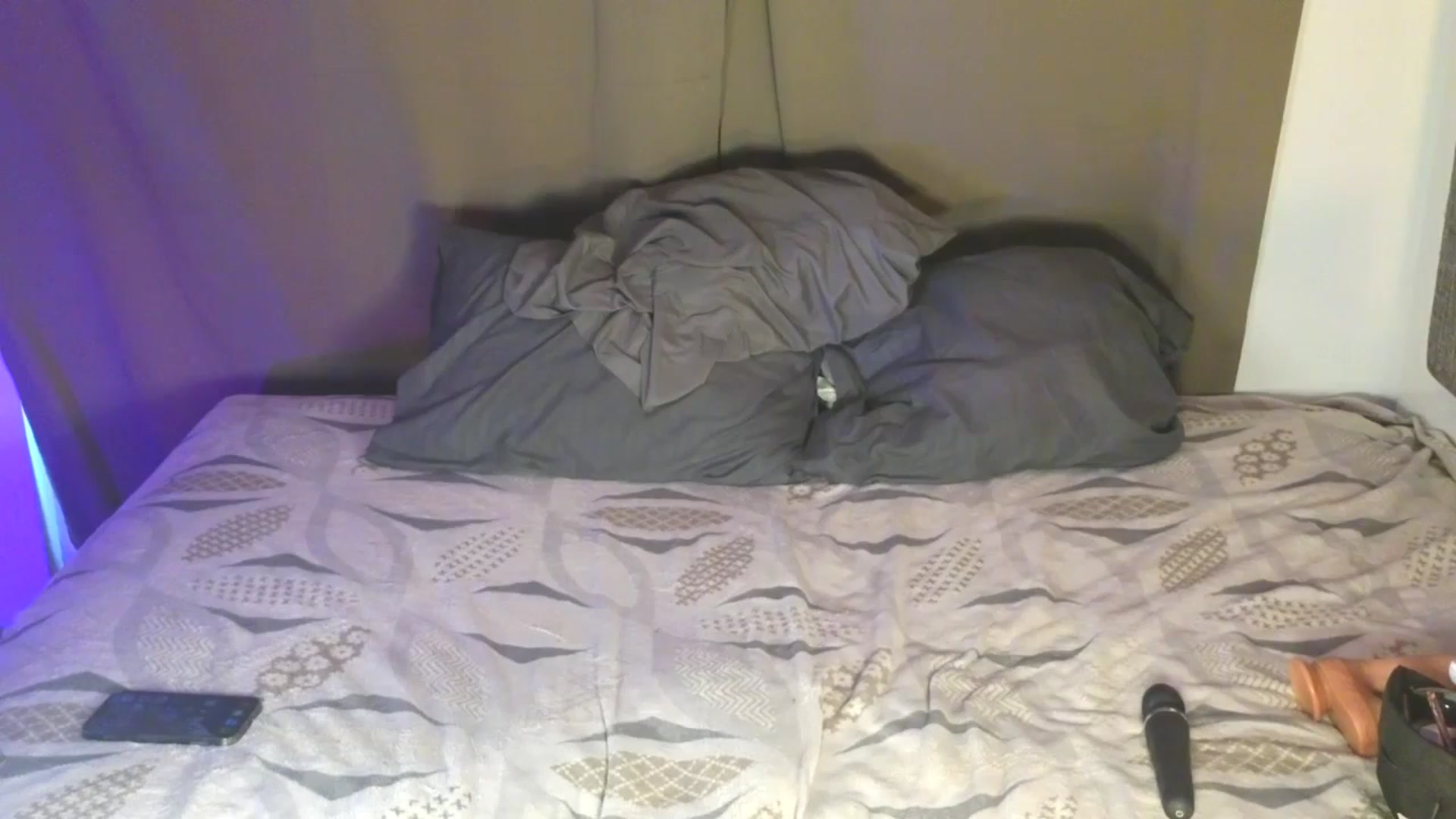 Gallery image thumbnail from LatinaMilf_'s myfreecams stream on, 09/18/2025, 23:21 image 8 of 20
