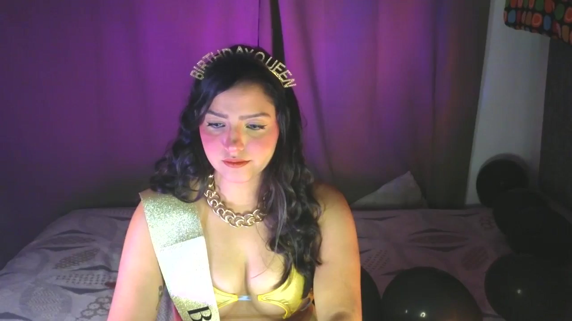 Gallery image thumbnail from LatinaMilf_'s myfreecams stream on, 09/25/2025, 23:41 image 6 of 20