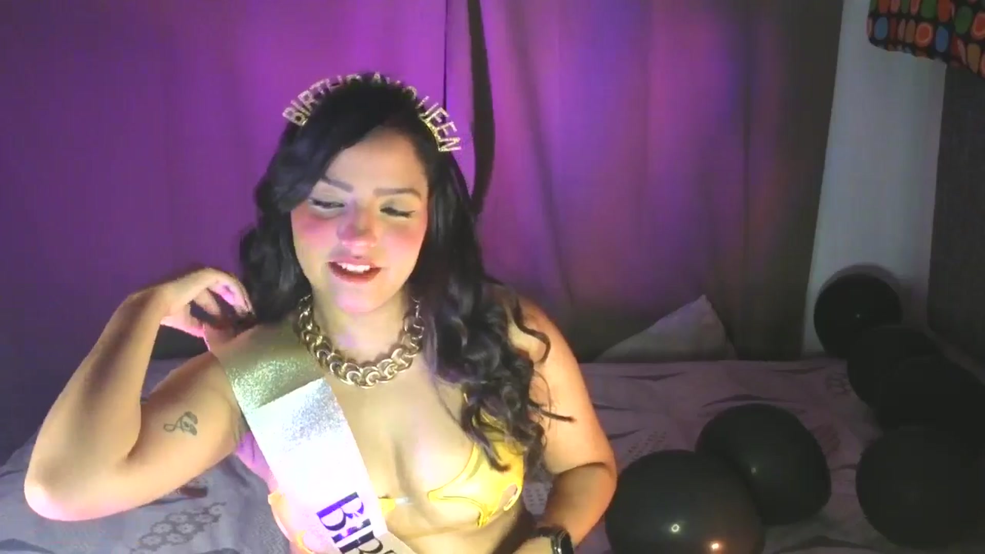 Gallery image thumbnail from LatinaMilf_'s myfreecams stream on, 09/25/2025, 23:41 image 3 of 20