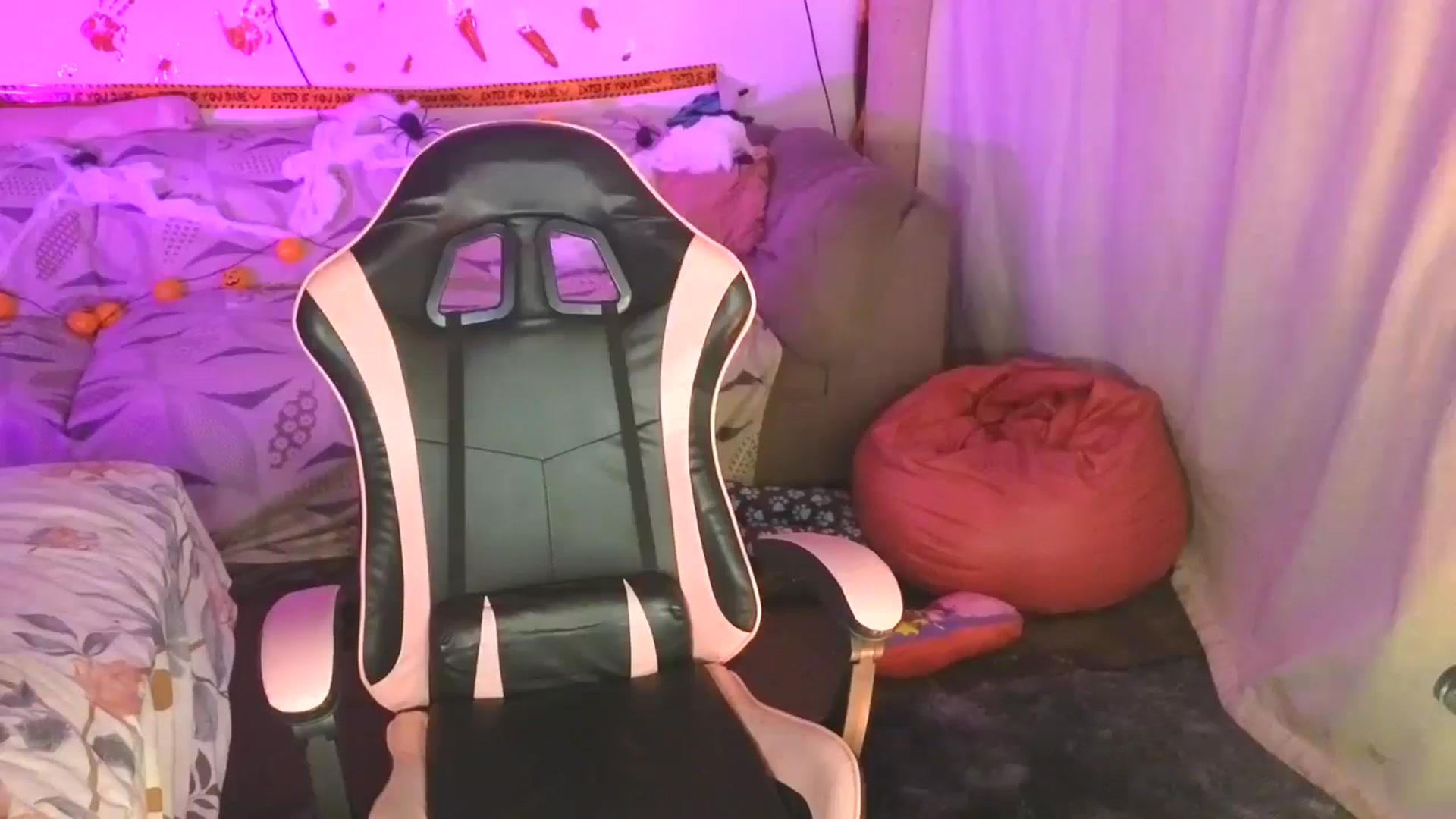 Gallery image thumbnail from LatinaMilf_'s myfreecams stream on, 10/30/2025, 10:27 image 12 of 20