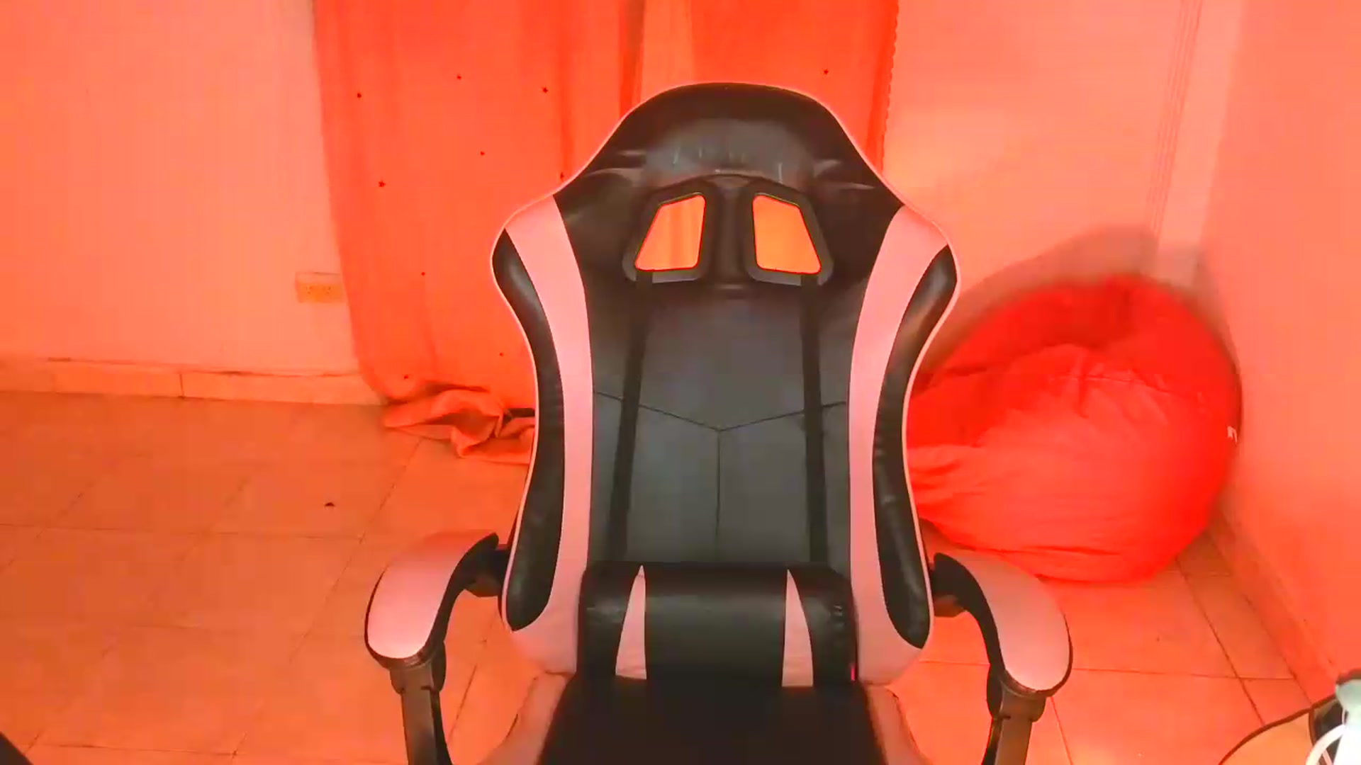 Gallery image thumbnail from LatinaMilf_'s myfreecams stream on, 08/12/2026, 02:46 image 12 of 20