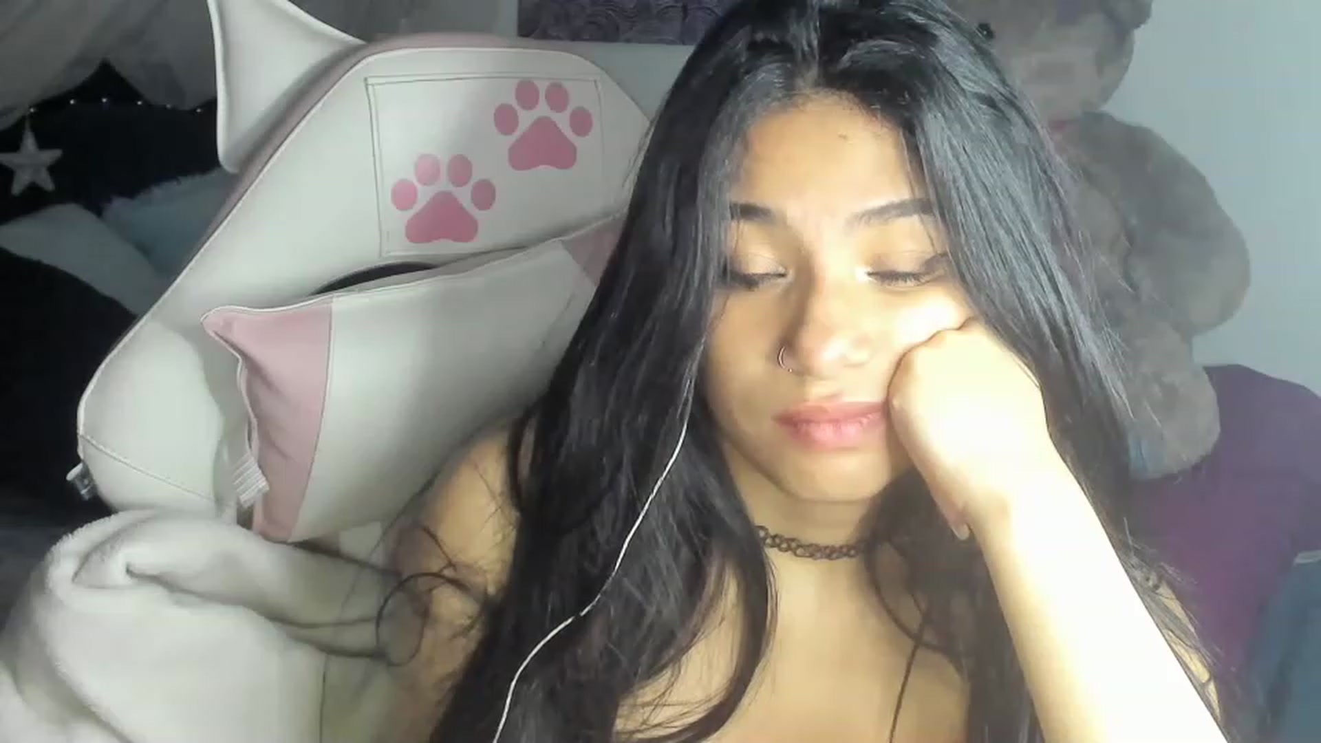 Gallery image thumbnail from Latinangel1_'s myfreecams stream on, 11/18/2022, 04:46 image 18 of 20