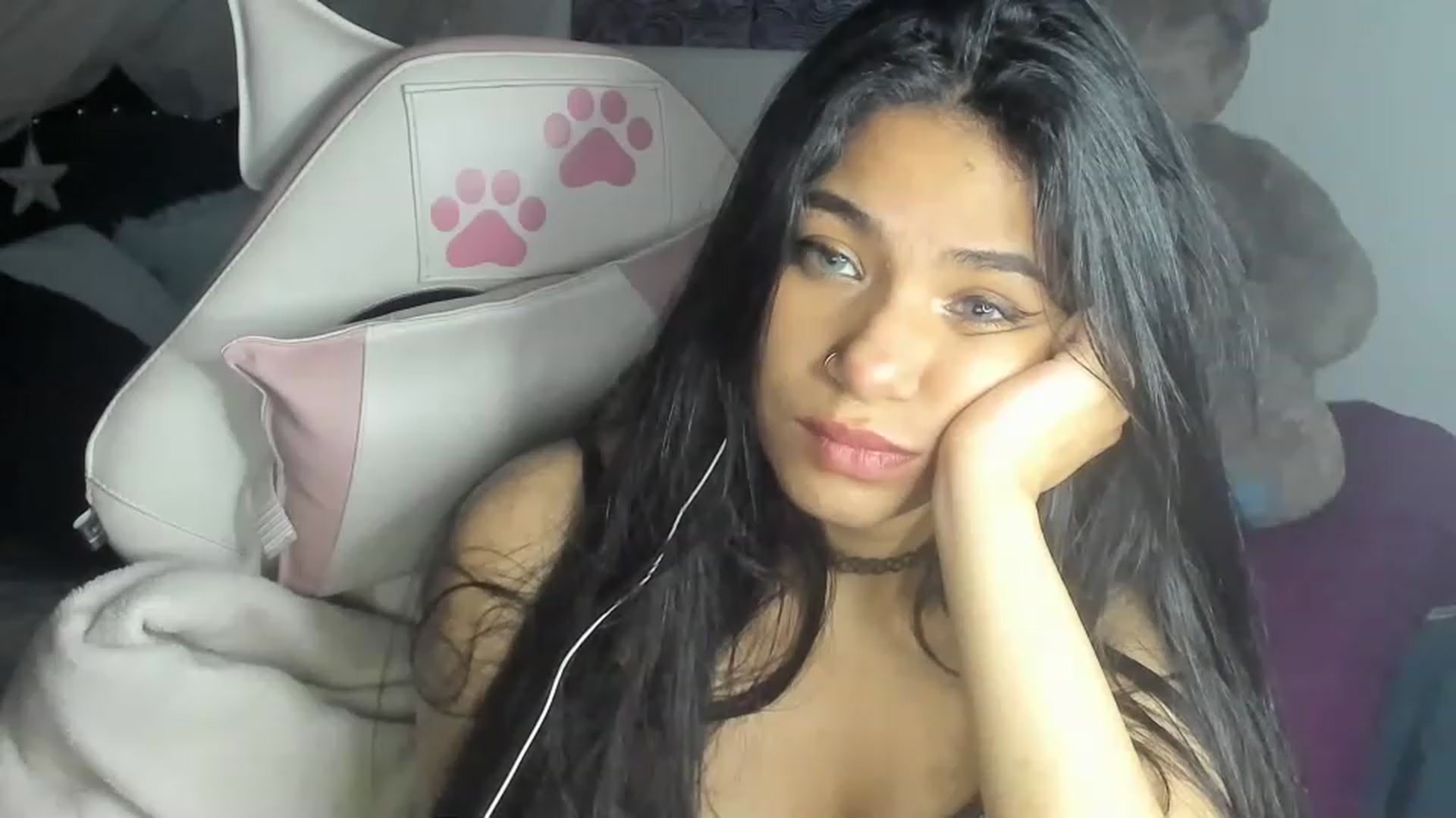 Gallery image thumbnail from Latinangel1_'s myfreecams stream on, 11/18/2022, 04:46 image 15 of 20