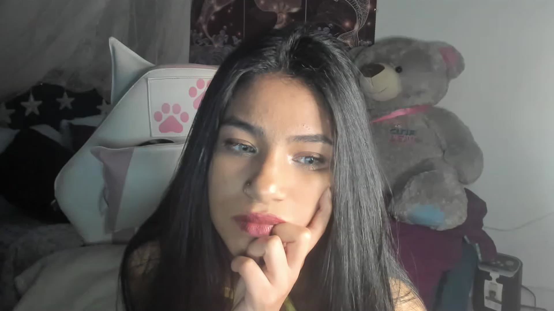 Gallery image thumbnail from Latinangel1_'s myfreecams stream on, 11/27/2022, 08:41 image 10 of 20