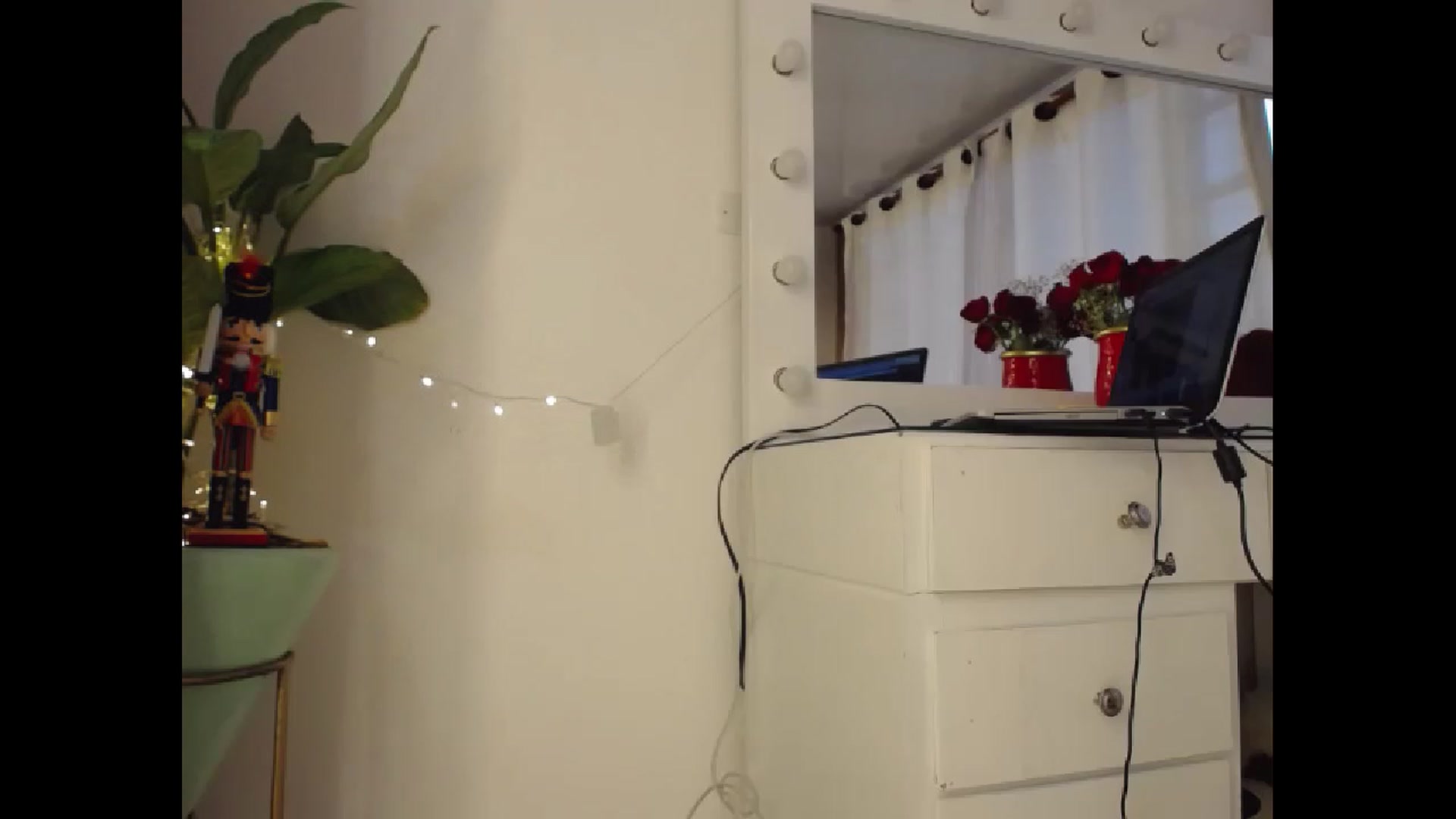 Gallery image thumbnail from Latinrico01's myfreecams stream on, 11/28/2022, 21:19 image 13 of 20