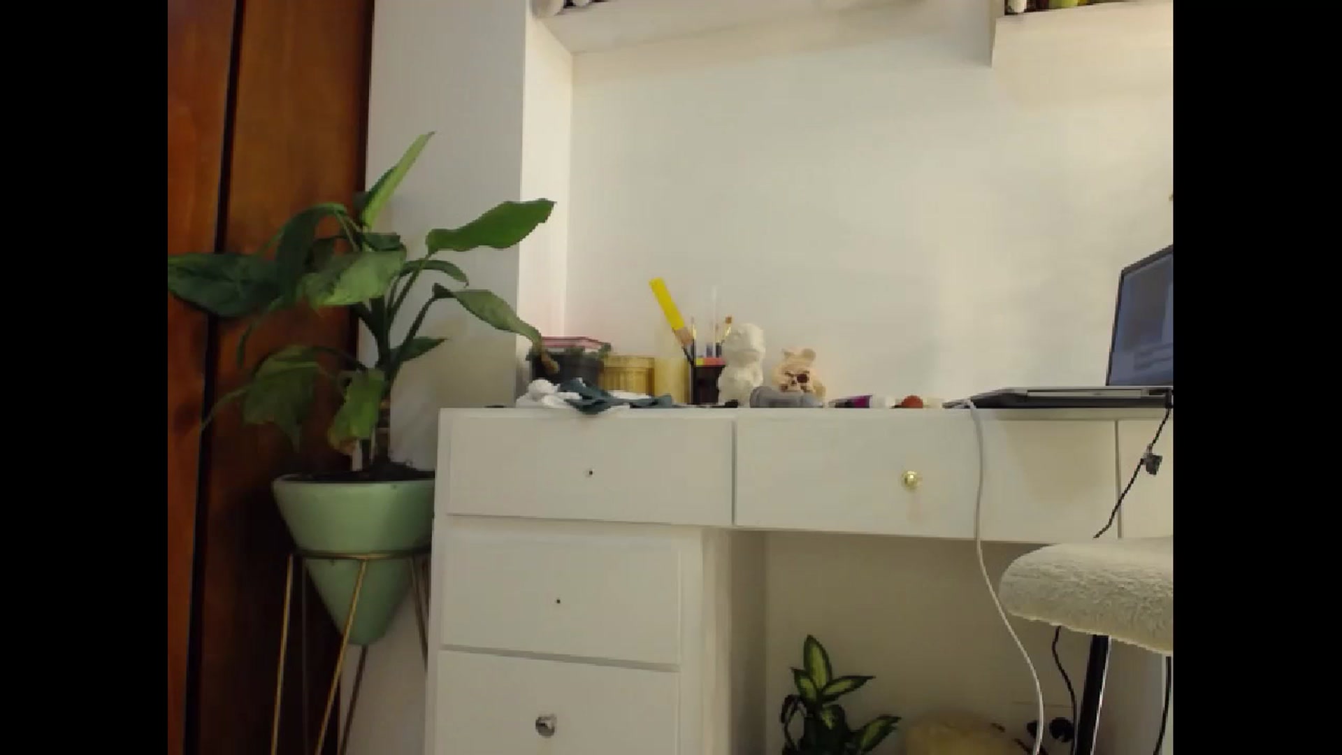 Gallery image thumbnail from Latinrico01's myfreecams stream on, 04/16/2023, 23:41 image 10 of 20