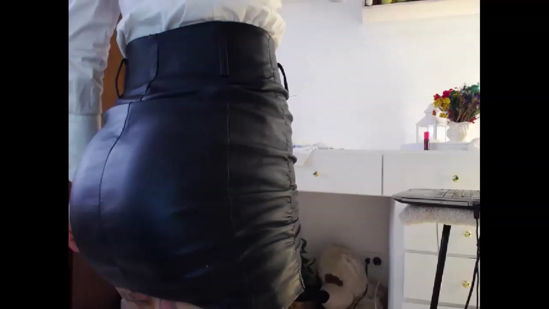 Gallery image thumbnail from Latinrico01's myfreecams stream on, 06/04/2023, 18:34 image 16 of 20