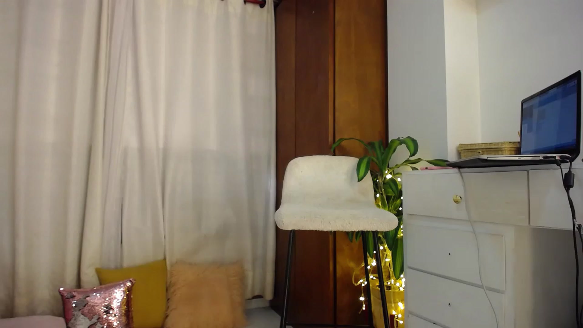 Gallery image thumbnail from Latinrico01's myfreecams stream on, 08/06/2023, 19:00 image 7 of 20