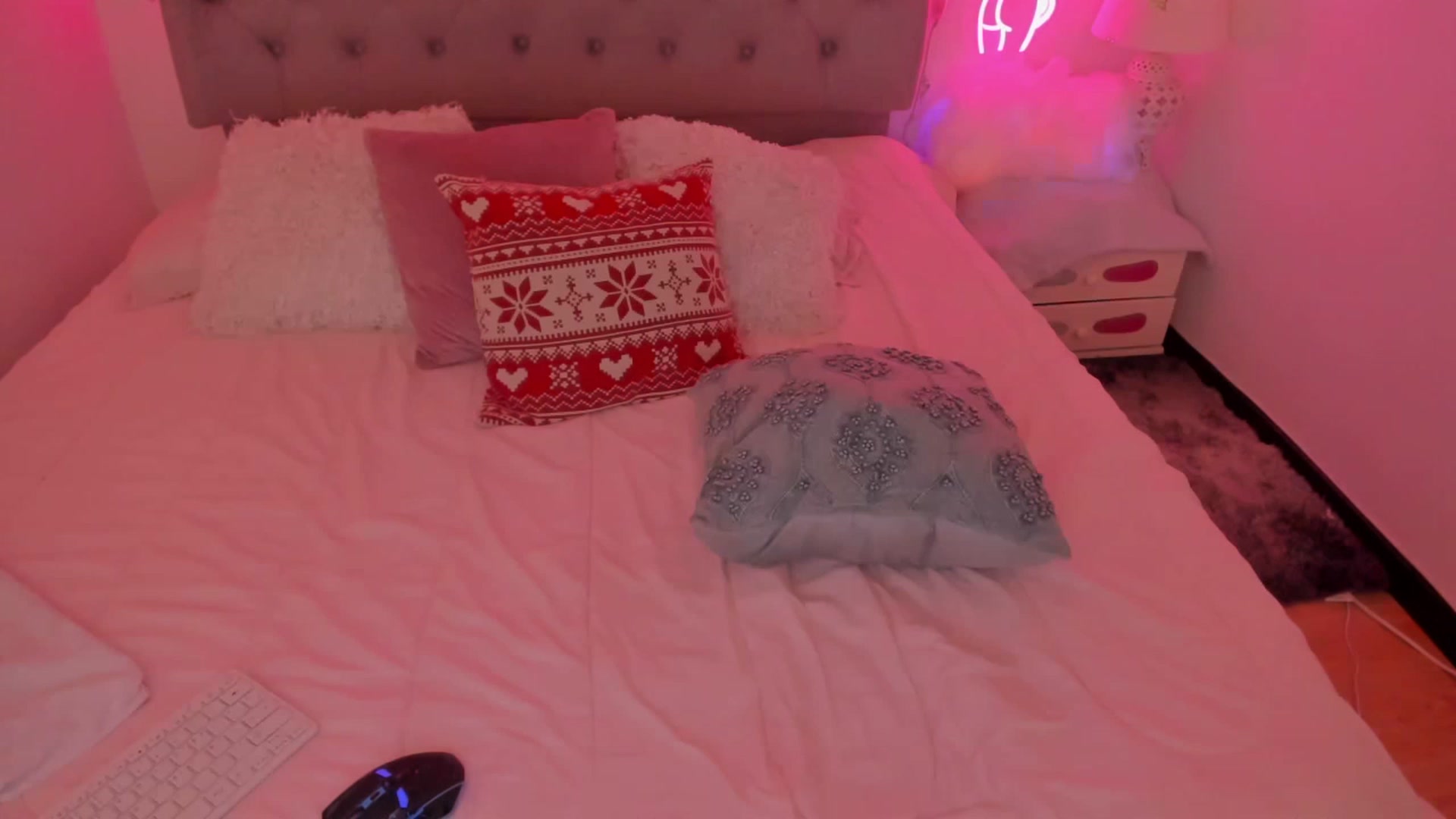 Gallery image thumbnail from Lau_123's myfreecams stream on, 11/15/2022, 07:44 image 11 of 20