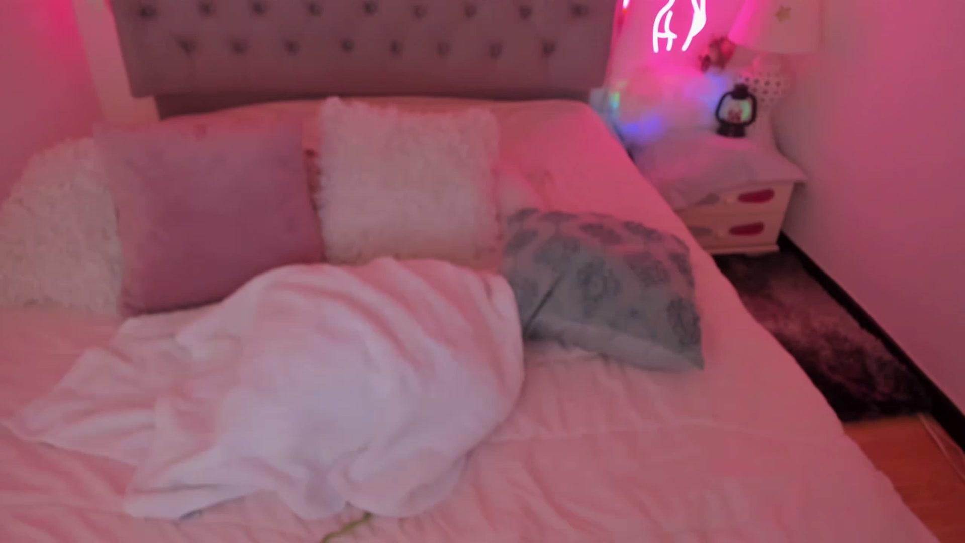 Gallery image thumbnail from Lau_123's myfreecams stream on, 12/05/2022, 11:01 image 15 of 20