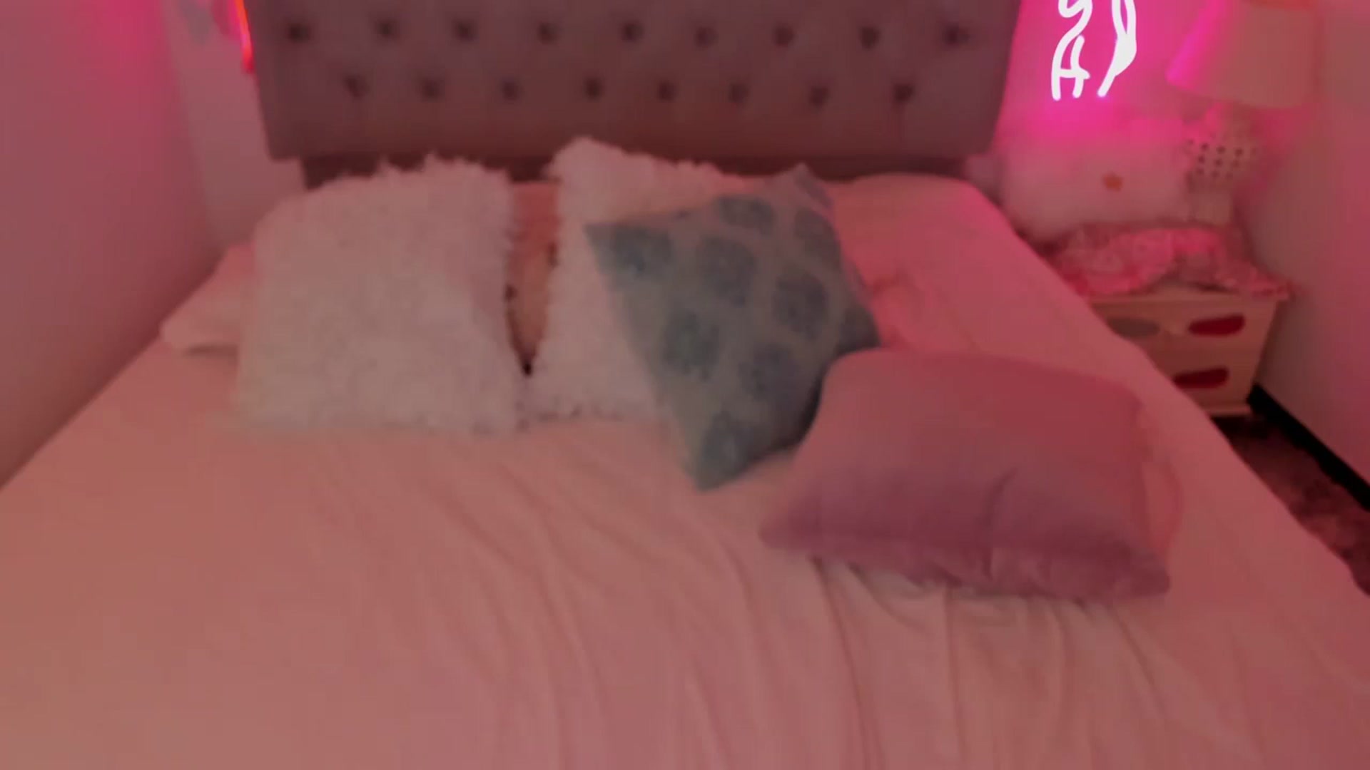 Gallery image thumbnail from Lau_123's myfreecams stream on, 01/17/2023, 08:57 image 14 of 20