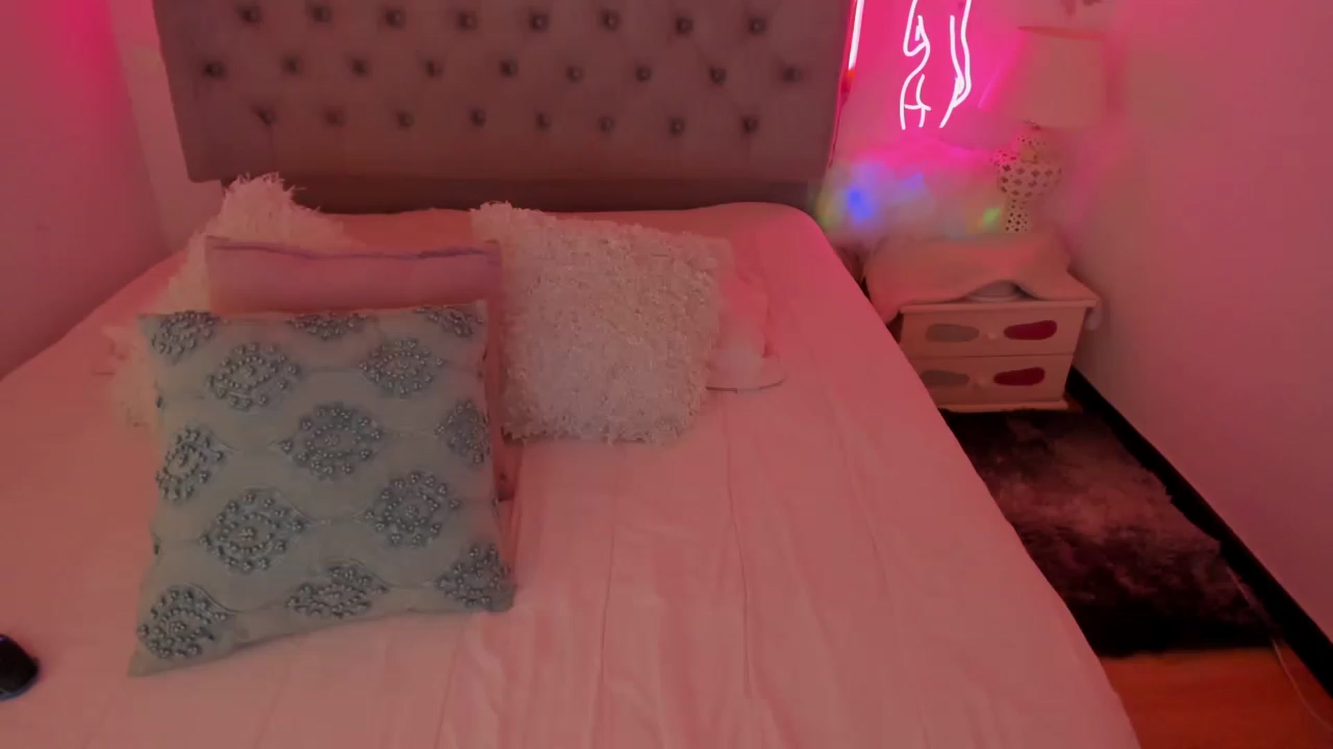 Gallery image thumbnail from Lau_123's myfreecams stream on, 04/17/2023, 06:28 image 15 of 20