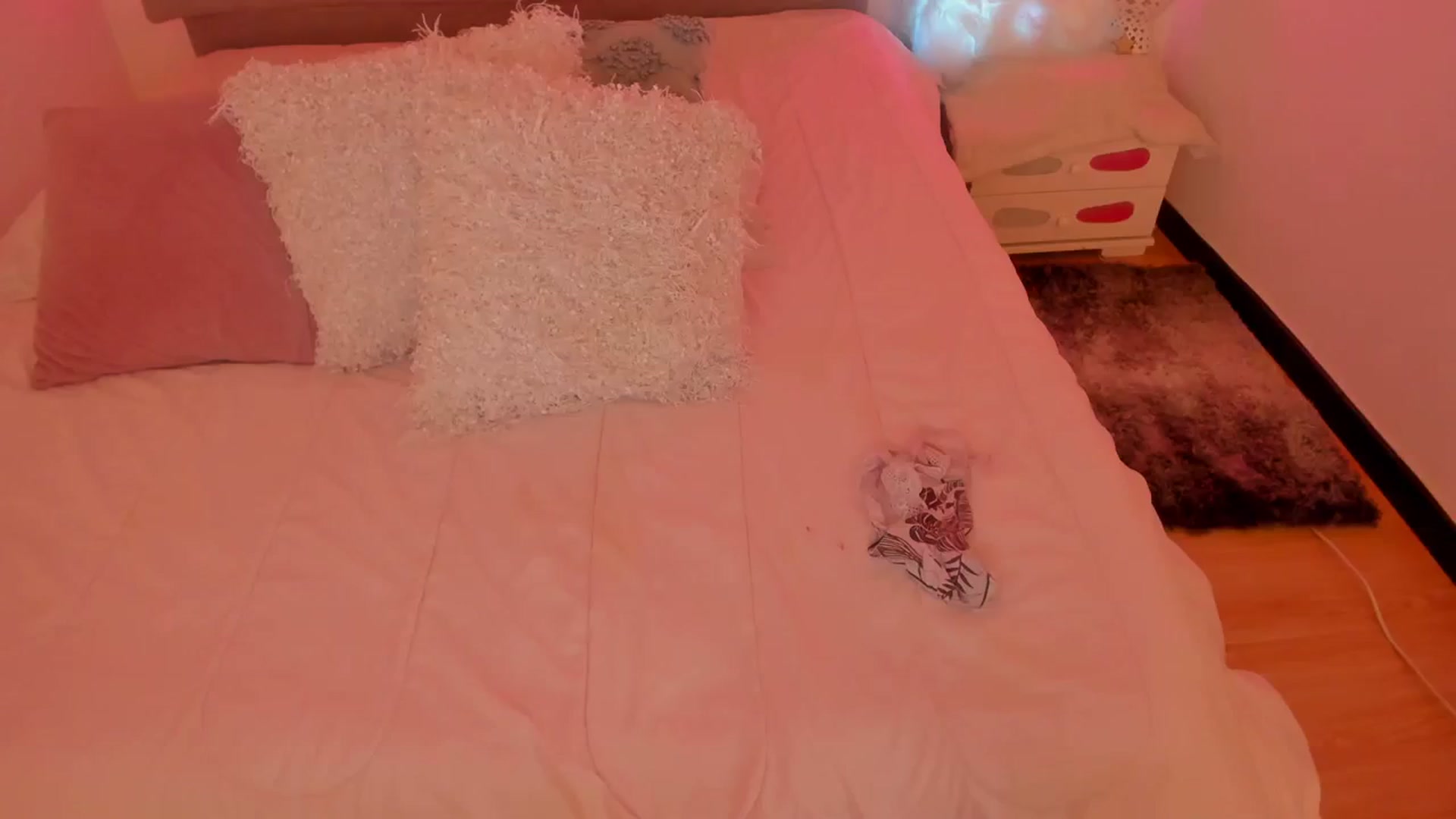 Gallery image thumbnail from Lau_123's myfreecams stream on, 08/17/2023, 10:37 image 17 of 20