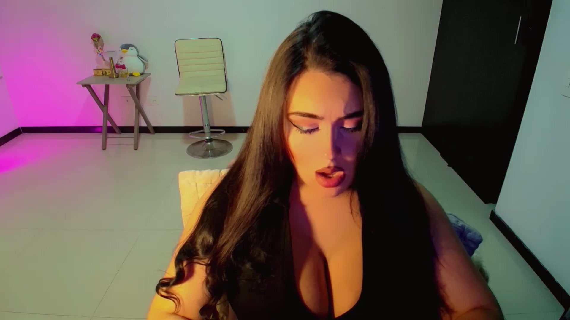 Gallery image thumbnail from LauraCrazzy's myfreecams stream on, 08/18/2025, 01:05 image 9 of 20