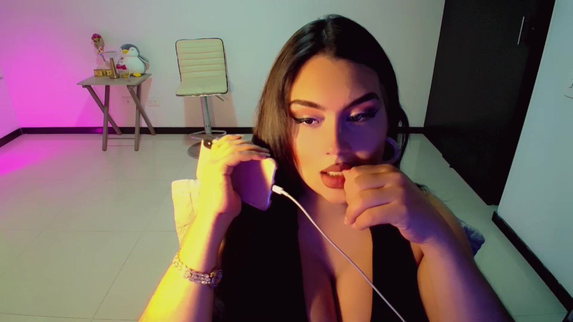 Gallery image thumbnail from LauraCrazzy's myfreecams stream on, 08/18/2025, 01:05 image 1 of 20