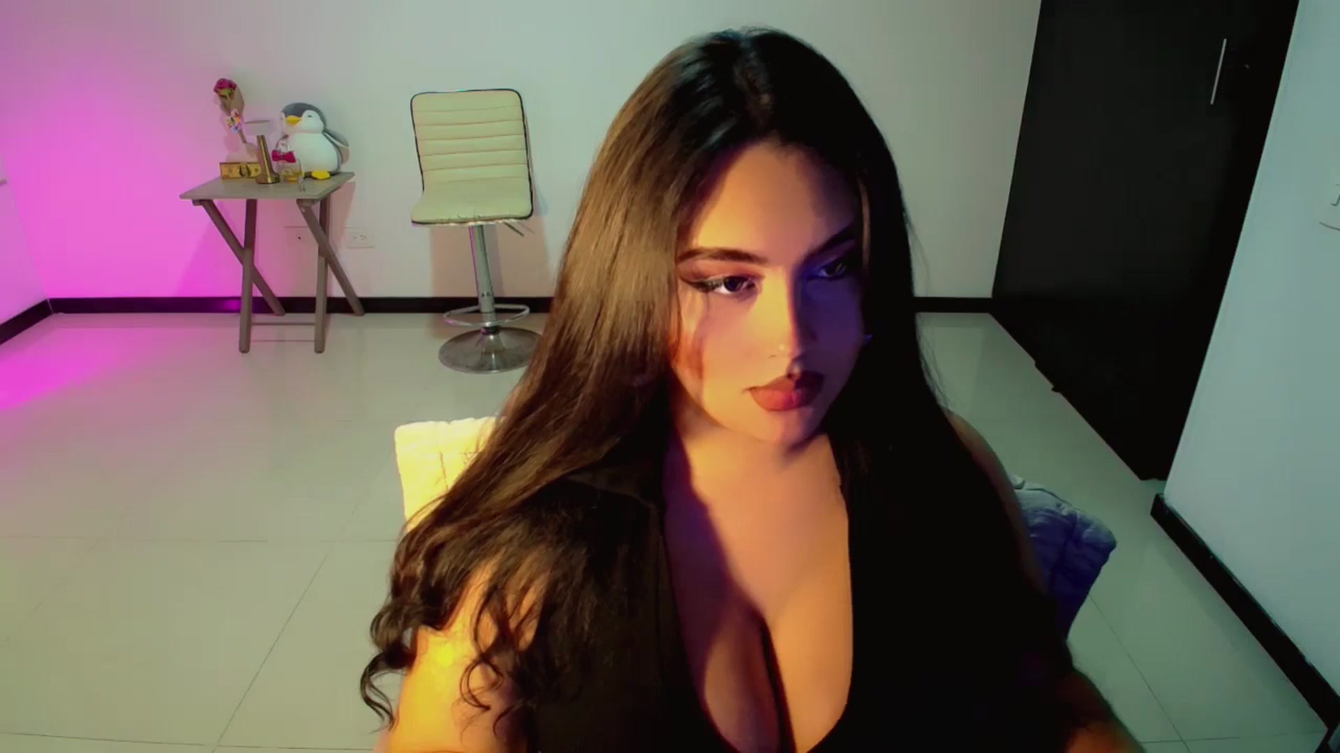 Gallery image thumbnail from LauraCrazzy's myfreecams stream on, 08/18/2025, 01:05 image 3 of 20