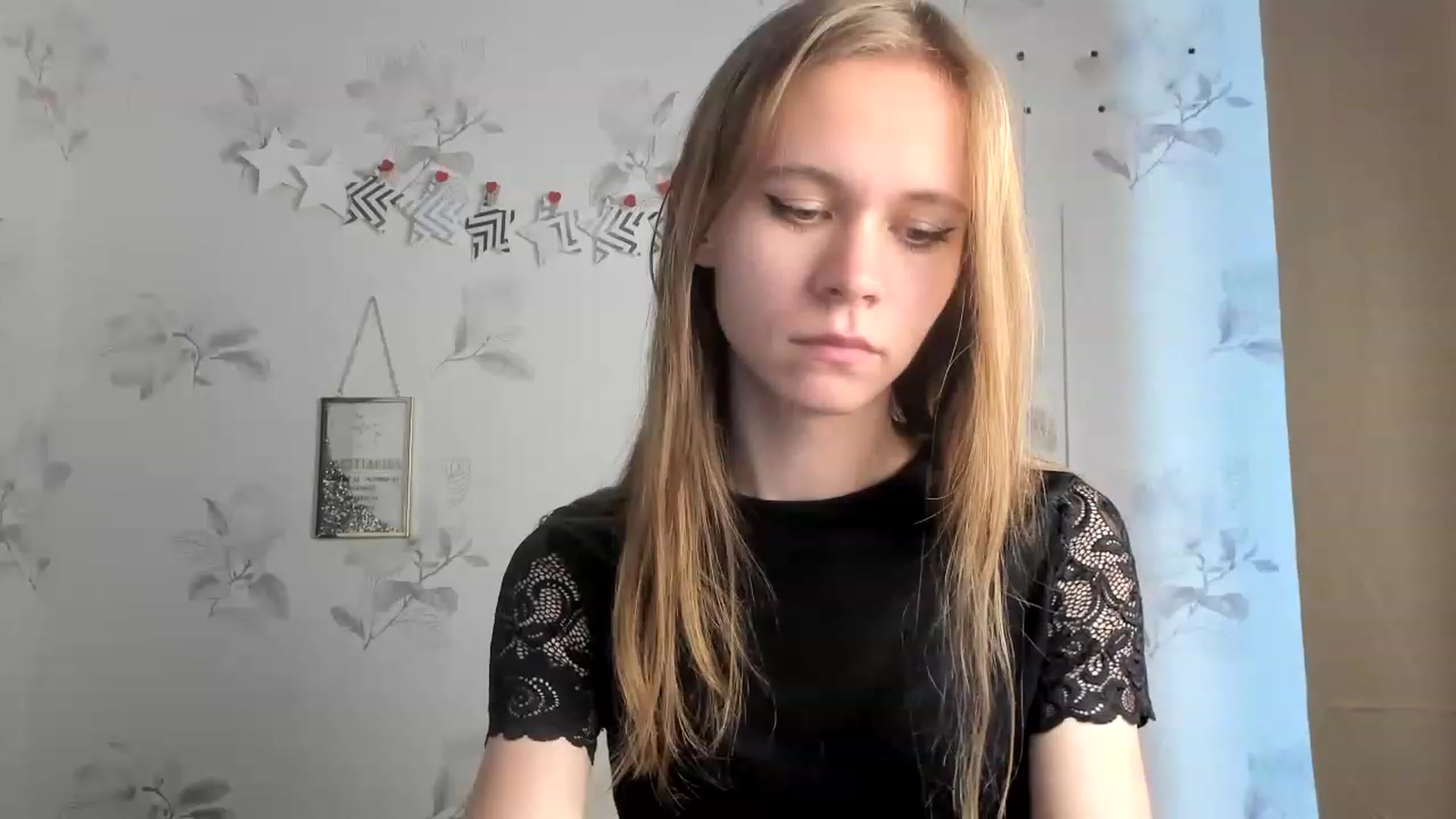 Gallery image thumbnail from LauraCruze's myfreecams stream on, 11/17/2022, 16:15 image 1 of 20