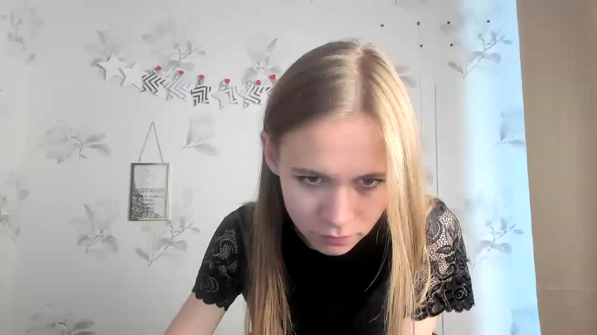 Gallery image thumbnail from LauraCruze's myfreecams stream on, 11/17/2022, 16:15 image 13 of 20
