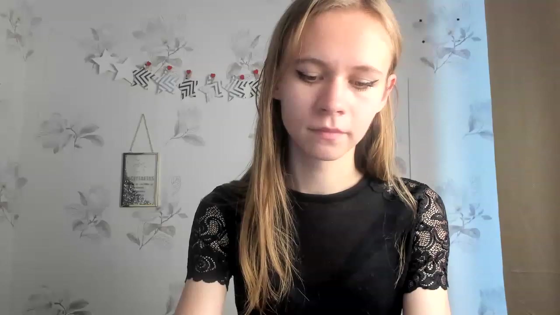 Gallery image thumbnail from LauraCruze's myfreecams stream on, 11/17/2022, 16:15 image 3 of 20