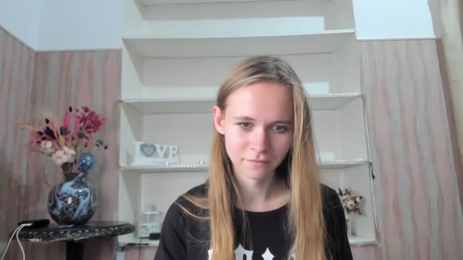 Gallery image thumbnail from LauraCruze's myfreecams stream on, 12/01/2022, 07:59 image 1 of 20