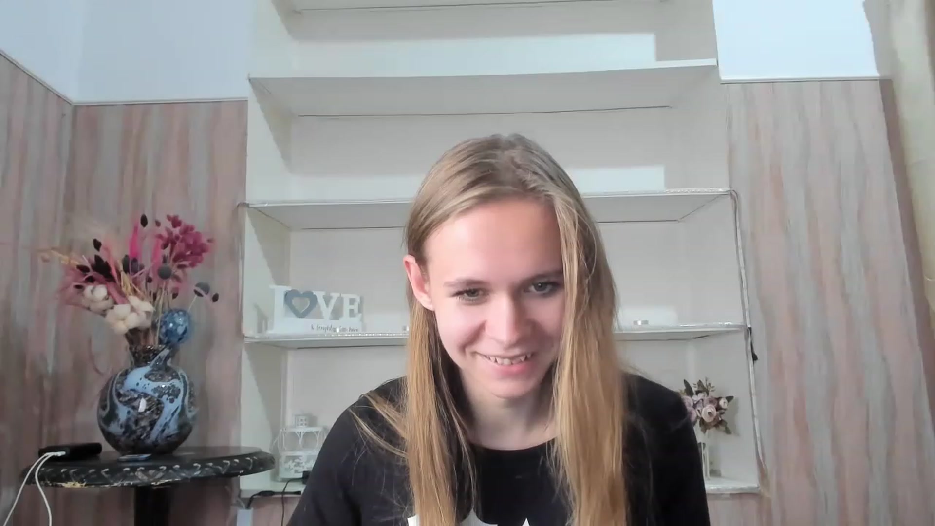 Gallery image thumbnail from LauraCruze's myfreecams stream on, 12/01/2022, 07:59 image 2 of 20
