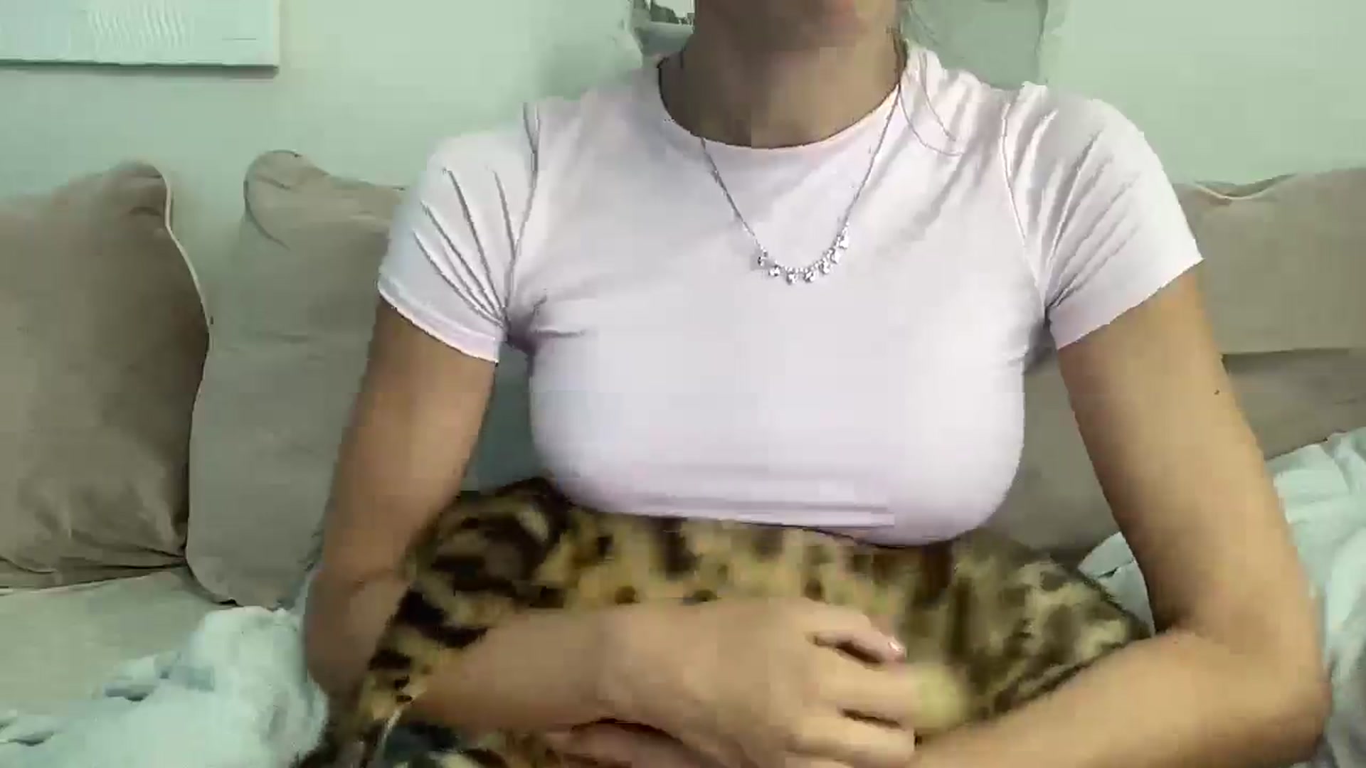 Gallery image thumbnail from LauraIvy's myfreecams stream on, 07/26/2025, 14:44 image 12 of 20