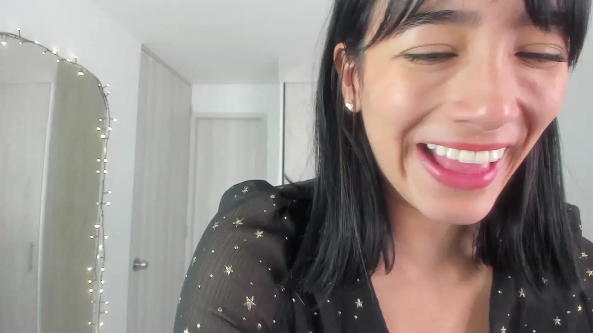 Gallery image thumbnail from LauraJ_'s myfreecams stream on, 11/25/2022, 05:26 image 1 of 20