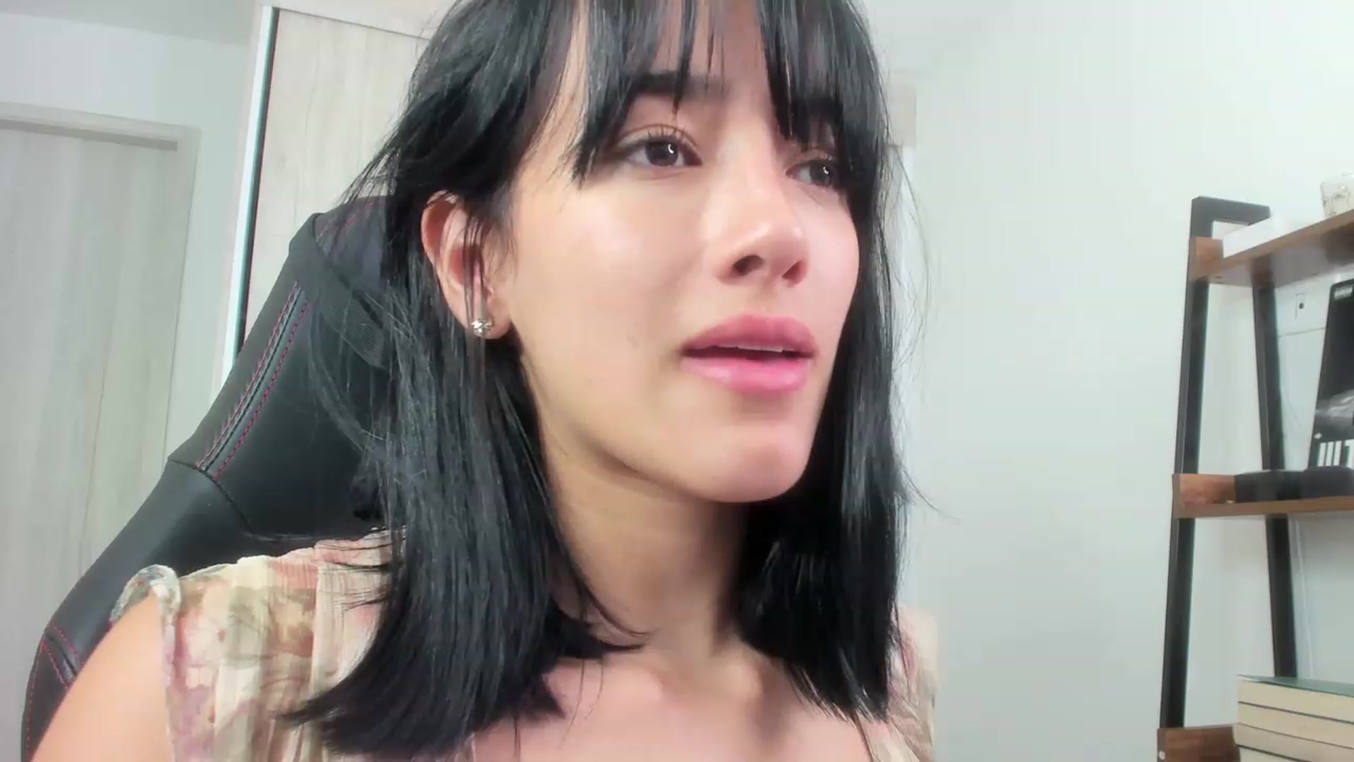 Gallery image thumbnail from LauraJ_'s myfreecams stream on, 11/25/2022, 05:26 image 19 of 20