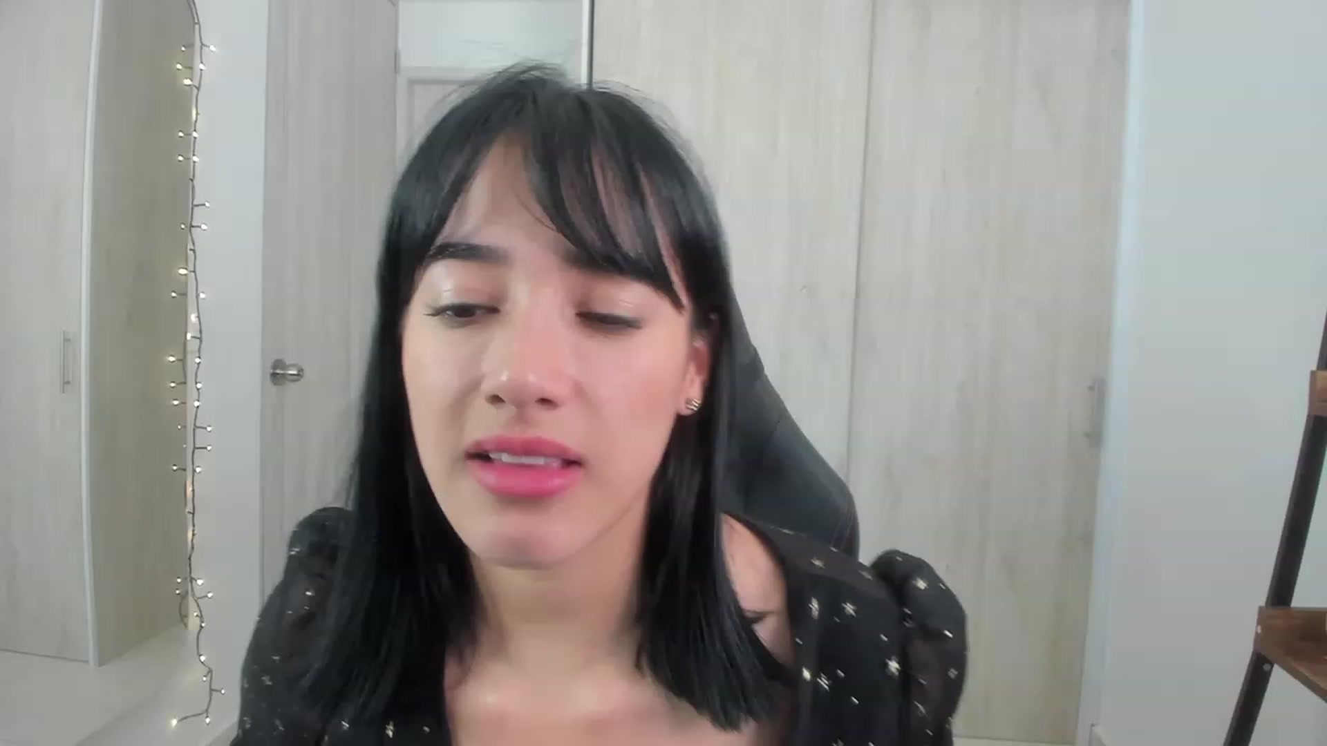 Gallery image thumbnail from LauraJ_'s myfreecams stream on, 11/25/2022, 05:26 image 3 of 20