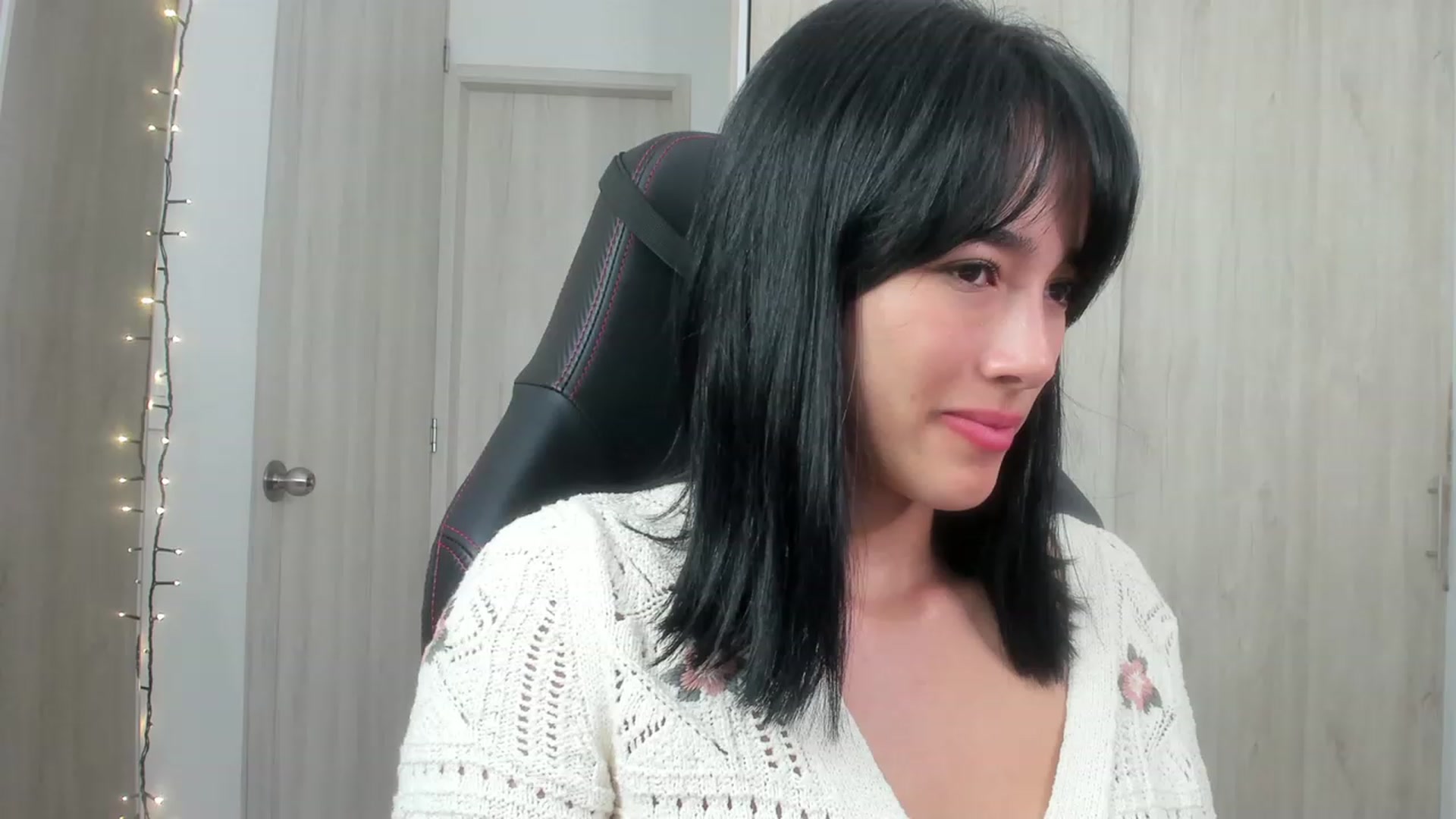 Gallery image thumbnail from LauraJ_'s myfreecams stream on, 11/25/2022, 06:53 image 7 of 20