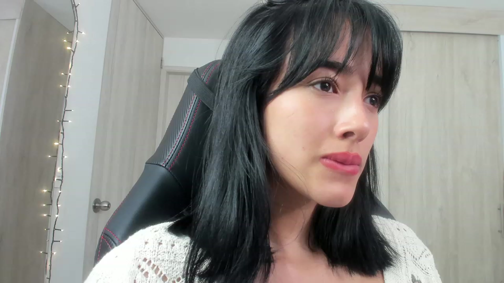 Gallery image thumbnail from LauraJ_'s myfreecams stream on, 11/25/2022, 06:53 image 4 of 20