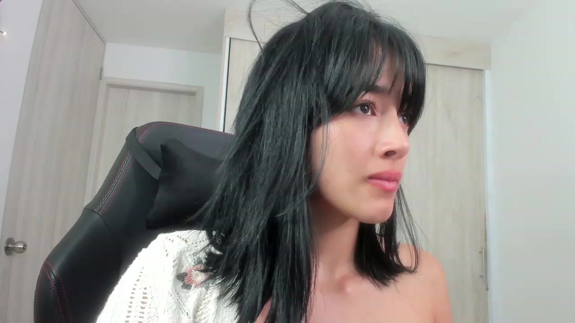 Gallery image thumbnail from LauraJ_'s myfreecams stream on, 11/25/2022, 06:53 image 9 of 20