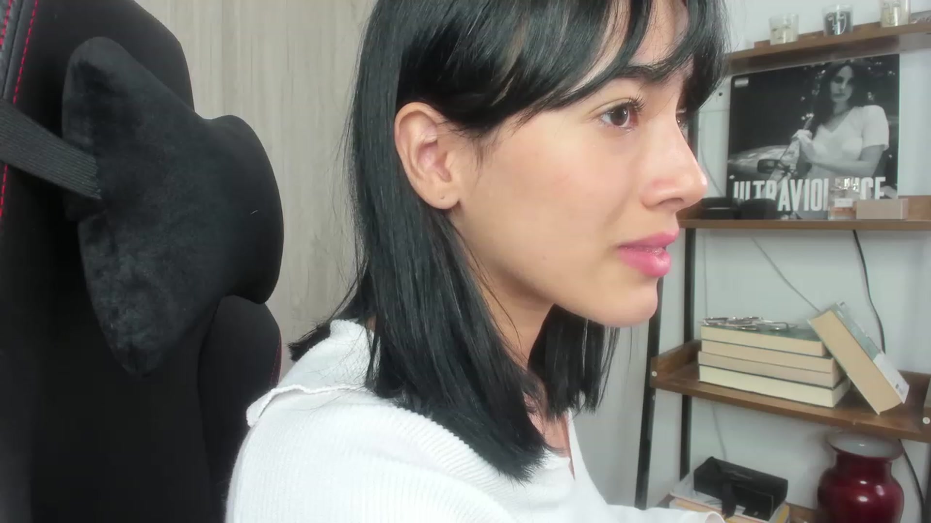 Gallery image thumbnail from LauraJ_'s myfreecams stream on, 11/29/2022, 05:04 image 13 of 20