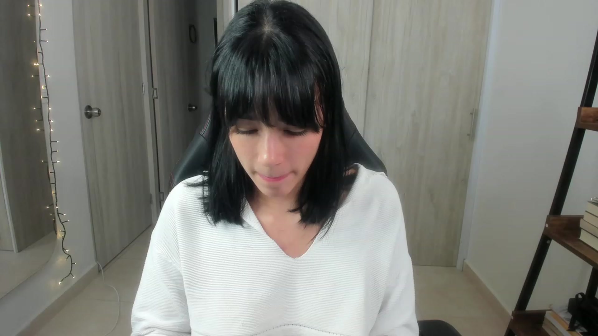 Gallery image thumbnail from LauraJ_'s myfreecams stream on, 11/29/2022, 05:04 image 20 of 20