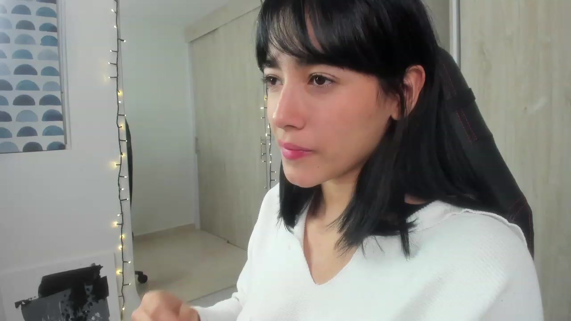 Gallery image thumbnail from LauraJ_'s myfreecams stream on, 11/29/2022, 05:04 image 8 of 20