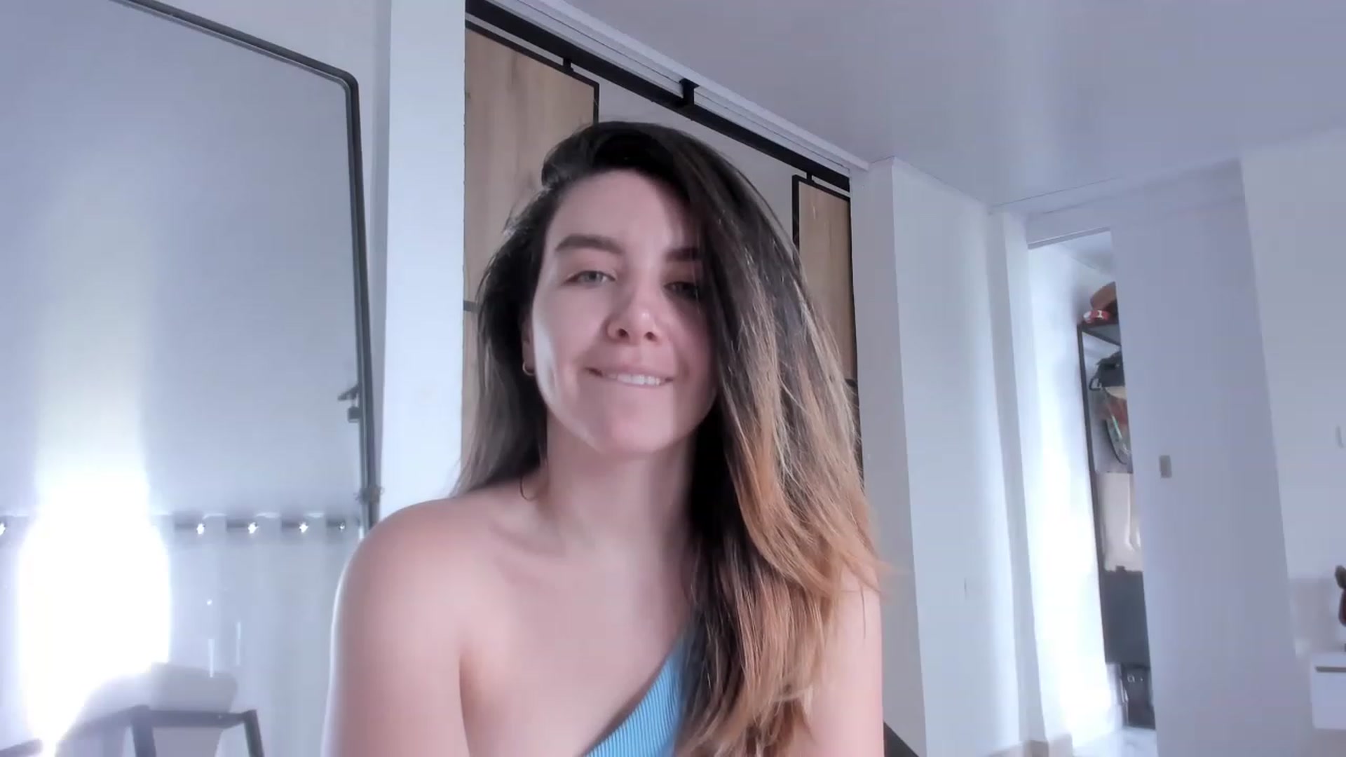 Gallery image thumbnail from LauraVega's myfreecams stream on, 11/19/2022, 18:04 image 12 of 20