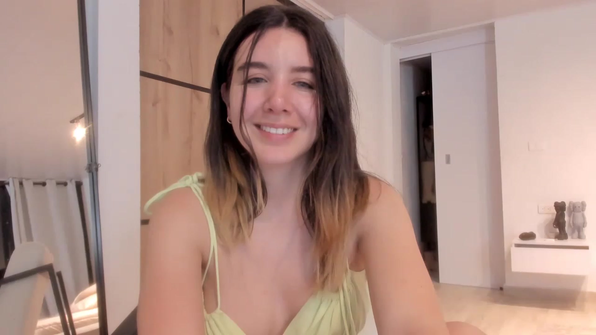 Gallery image thumbnail from LauraVega's myfreecams stream on, 11/28/2022, 24:48 image 17 of 20
