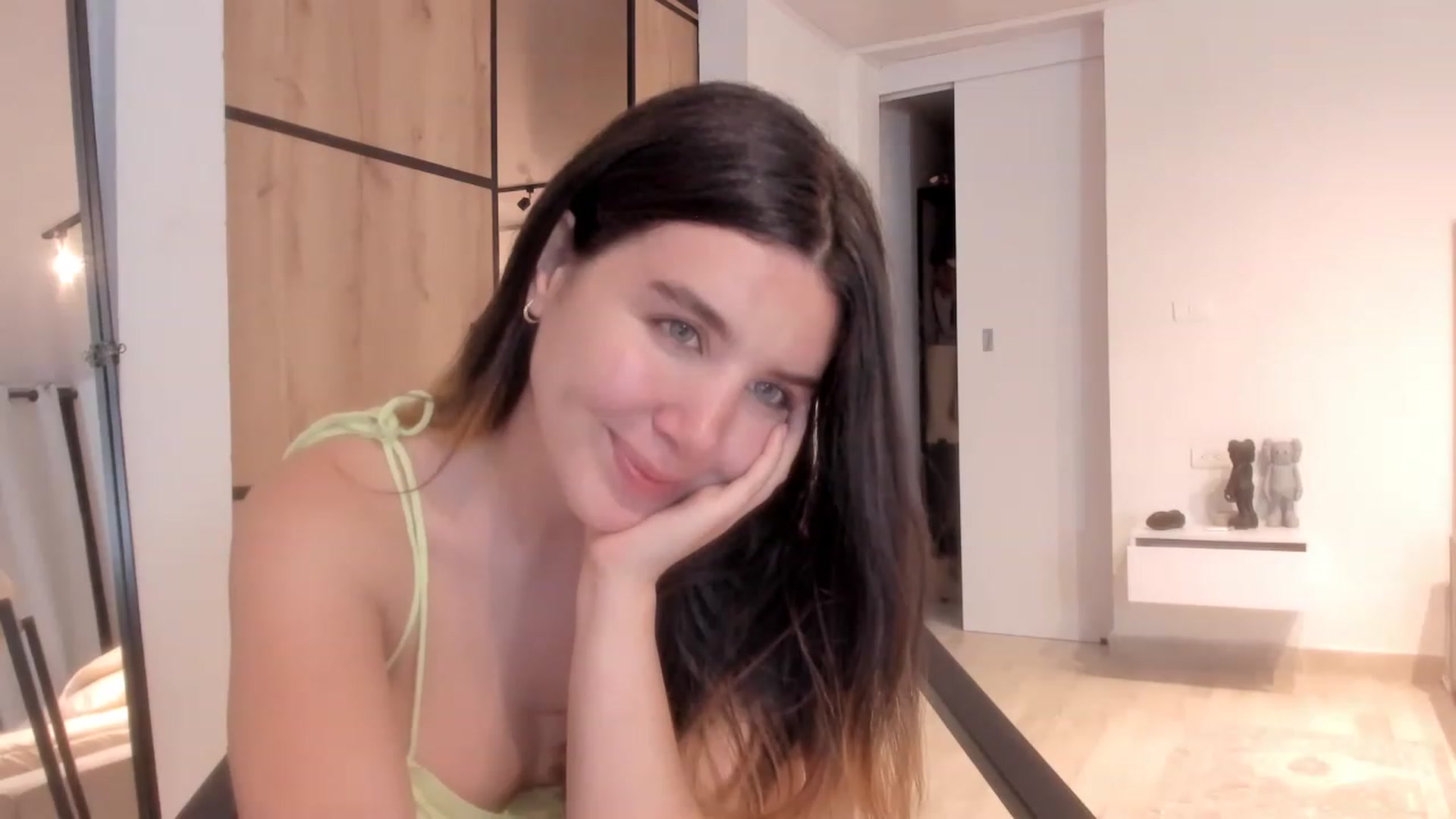 Gallery image thumbnail from LauraVega's myfreecams stream on, 11/28/2022, 24:48 image 19 of 20