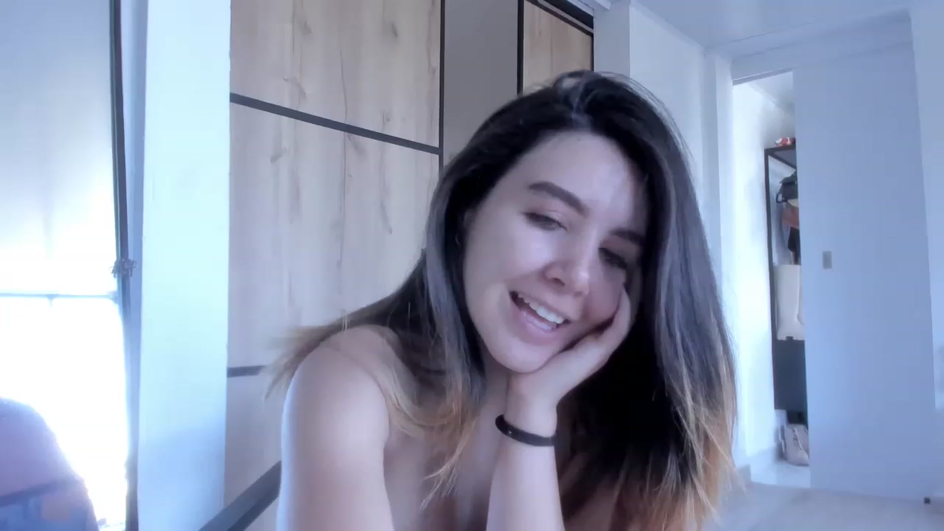 Gallery image thumbnail from LauraVega's myfreecams stream on, 12/03/2022, 17:26 image 10 of 20