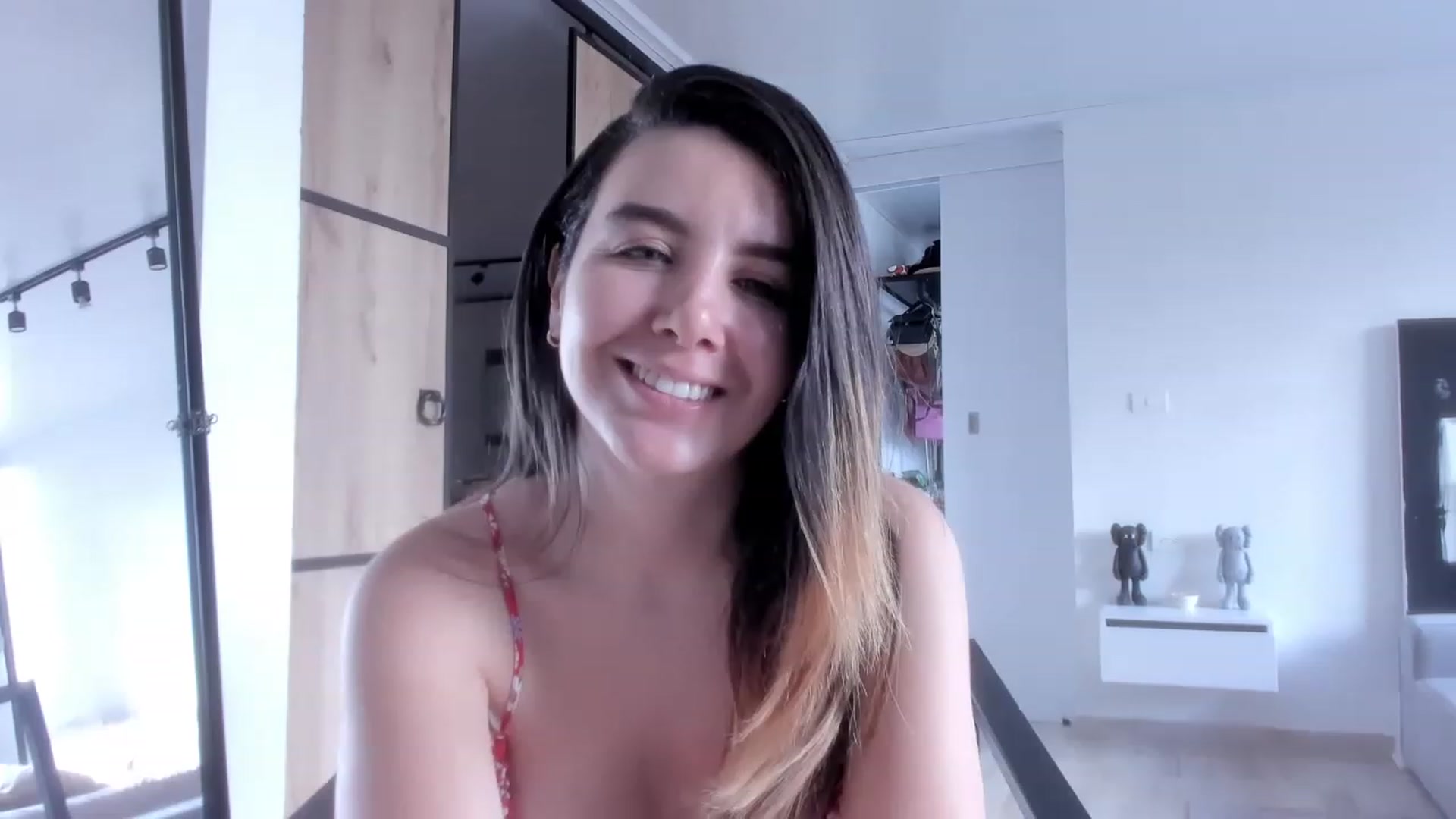 Gallery image thumbnail from LauraVega's myfreecams stream on, 12/07/2022, 15:06 image 10 of 20