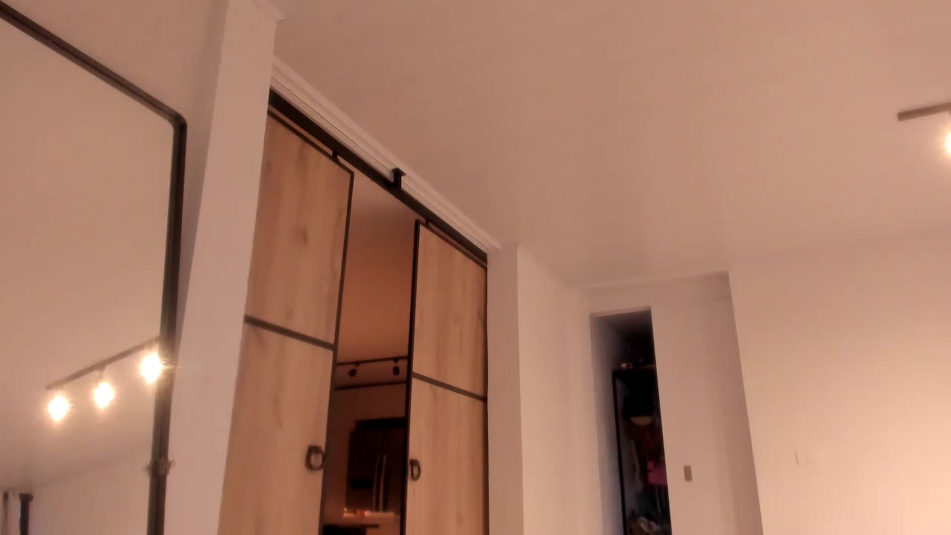 Gallery image thumbnail from LauraVega's myfreecams stream on, 12/07/2022, 23:07 image 18 of 20