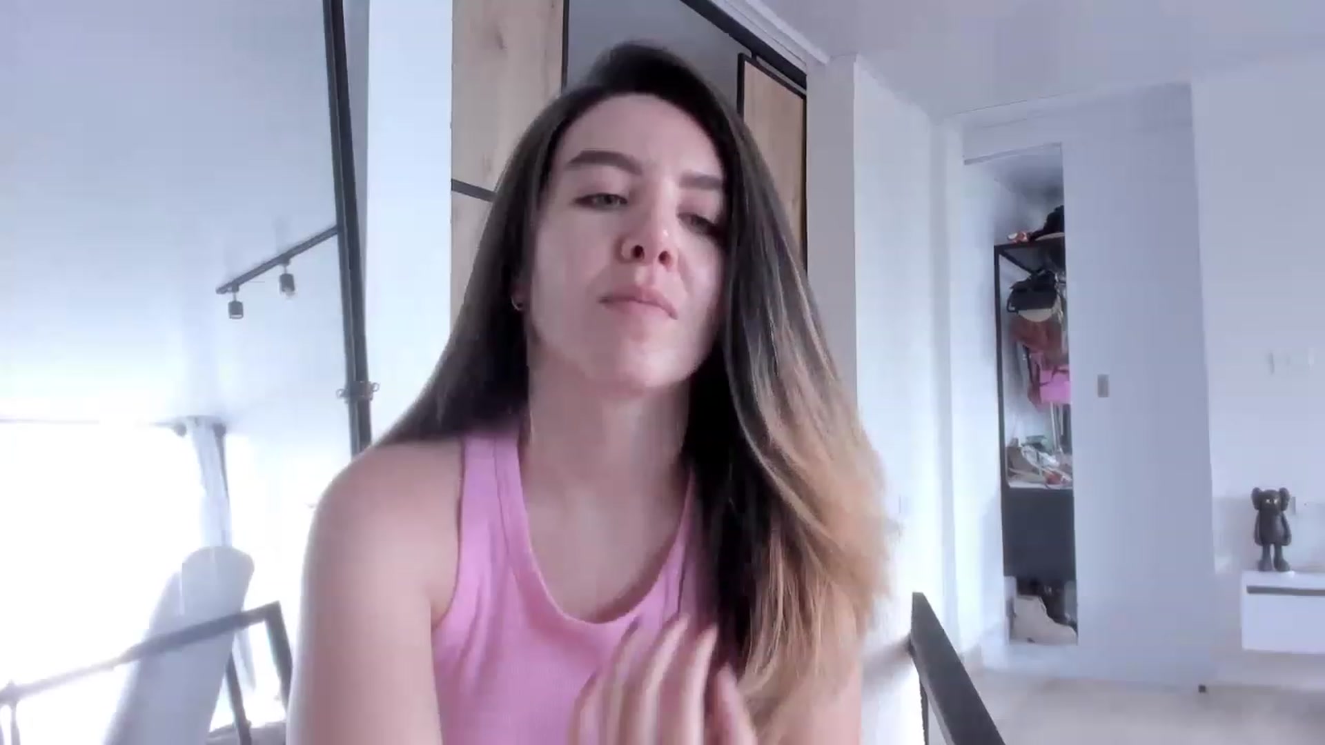 Gallery image thumbnail from LauraVega's myfreecams stream on, 12/08/2022, 17:28 image 12 of 20