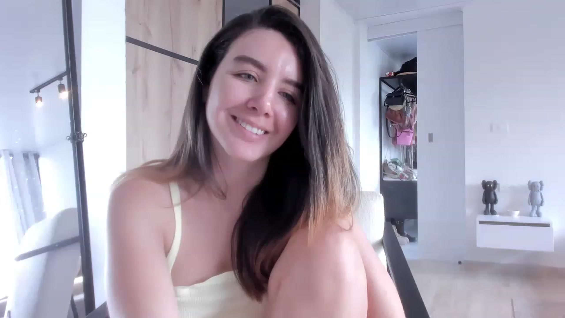 Gallery image thumbnail from LauraVega's myfreecams stream on, 12/09/2022, 16:52 image 19 of 20