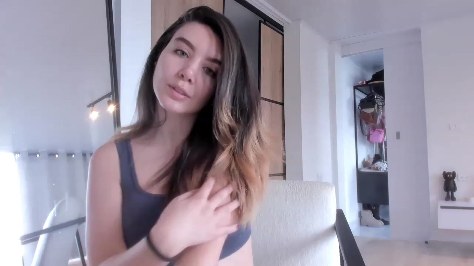 Gallery image thumbnail from LauraVega's myfreecams stream on, 12/10/2022, 15:10 image 9 of 20