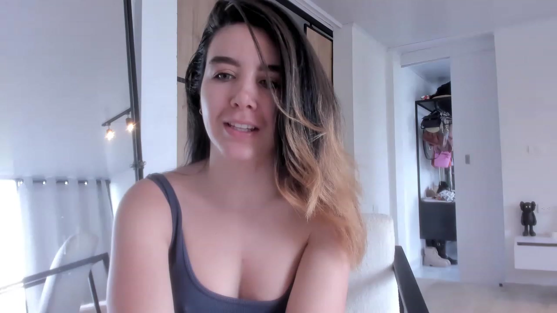 Gallery image thumbnail from LauraVega's myfreecams stream on, 12/10/2022, 15:10 image 18 of 20