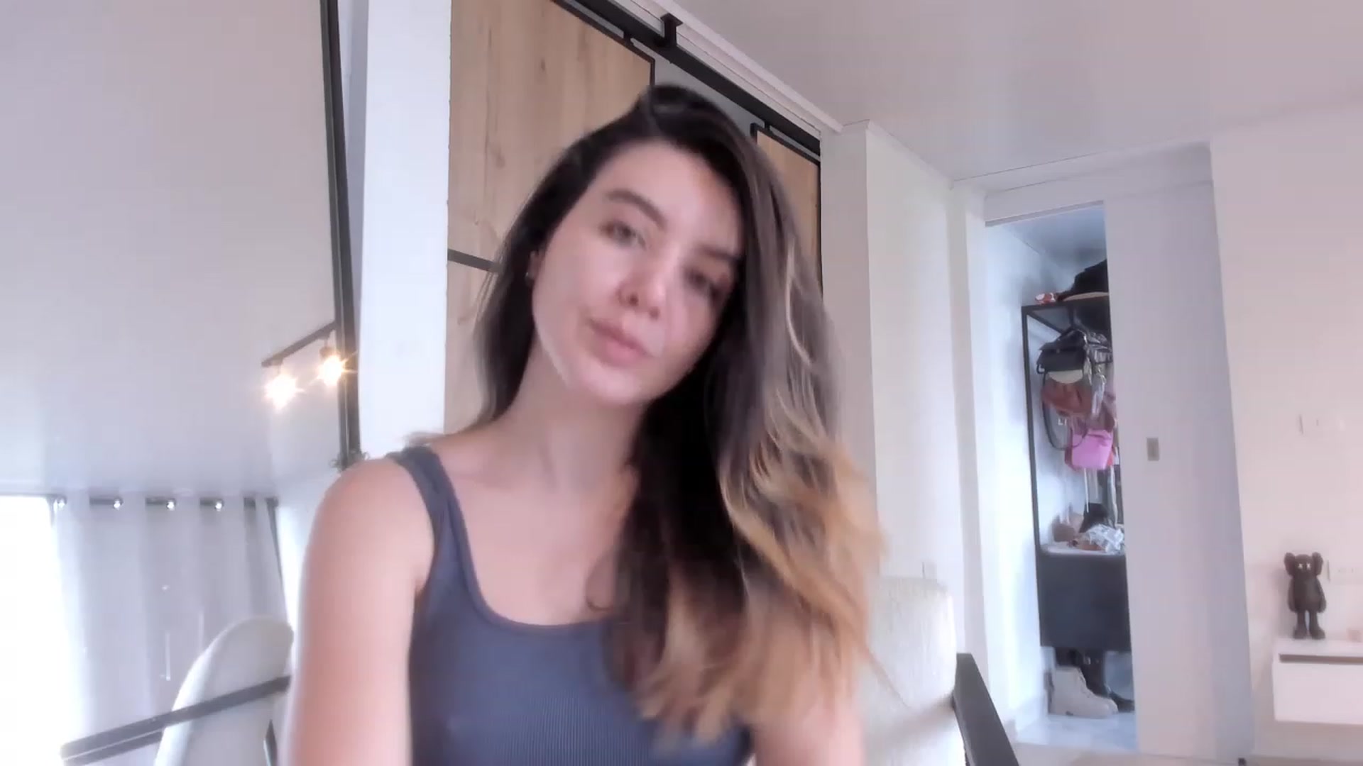 Gallery image thumbnail from LauraVega's myfreecams stream on, 12/10/2022, 15:10 image 1 of 20