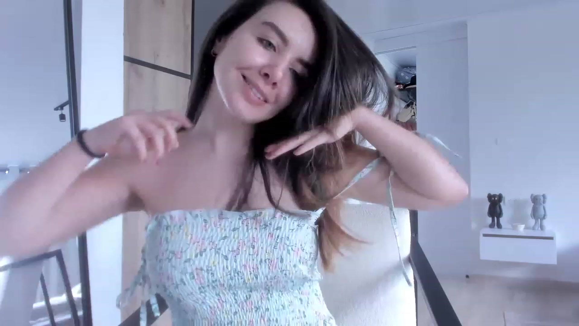 Gallery image thumbnail from LauraVega's myfreecams stream on, 12/22/2022, 17:04 image 19 of 20