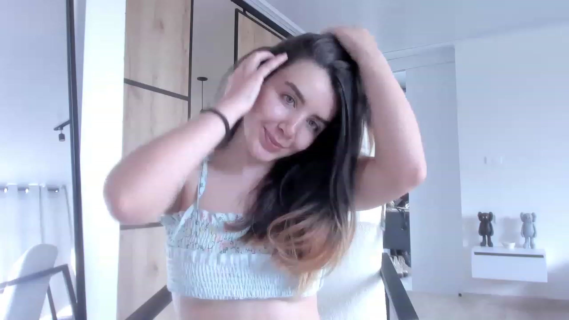 Gallery image thumbnail from LauraVega's myfreecams stream on, 12/22/2022, 17:04 image 14 of 20